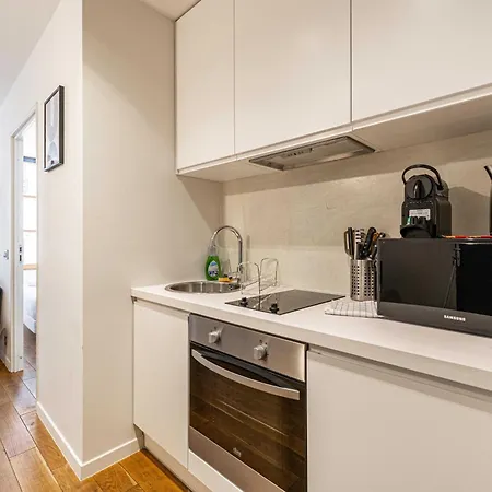 Apartment Magnificent Renovated 2 *
